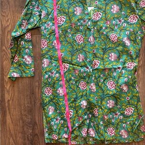 100% Corton Floral Long Sleeve Tunic with Pink and White Blooms